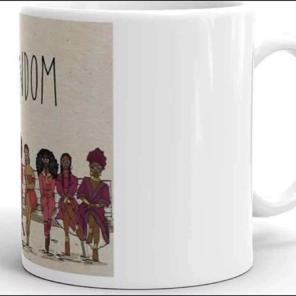 11 OZ QUEENDOM MUG ( MELANIN COLLECTION) *NWT*